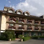 فندق Logis Arc En Ciel 3*