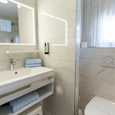 The Originals City, L'arc-en-ciel, Hotel 3*