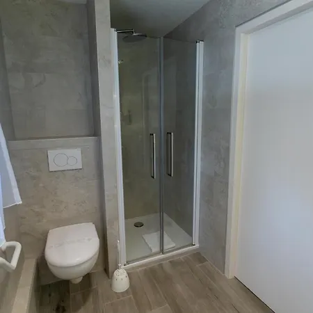 Hotel The Originals City, L'arc-en-ciel, Thonon-les-Bains