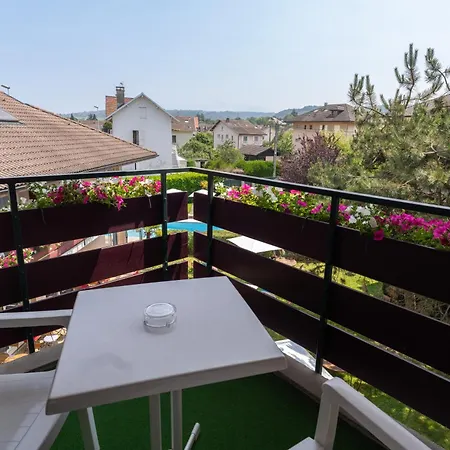 Hotell Logis Arc En Ciel