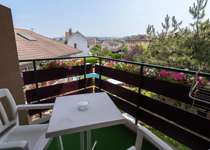 Hotel Logis Arc En Ciel