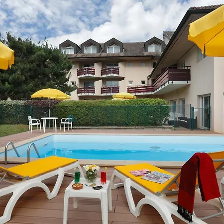 Logis Arc En Ciel Hotel