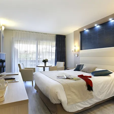 Hotel Logis Arc En Ciel
