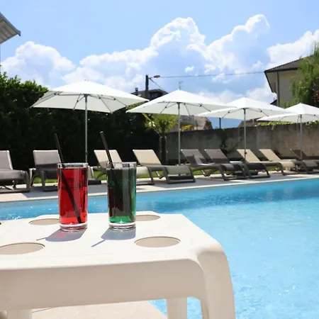 Hotel Logis Arc En Ciel 3*
