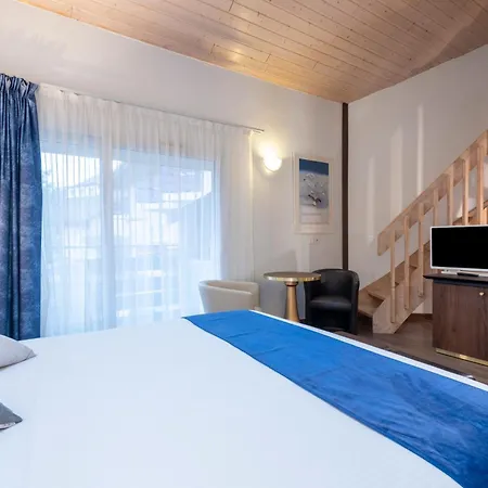 Logis Arc En Ciel Hotel 3*