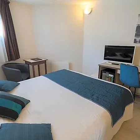 Hotel Logis Arc En Ciel 3*
