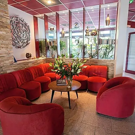 Logis Arc En Ciel Hotel 3*