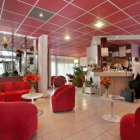 Logis Arc En Ciel Hotel 3*
