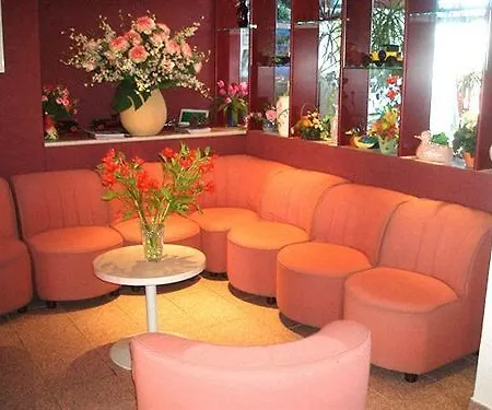 Hotel Logis Arc En Ciel 3*