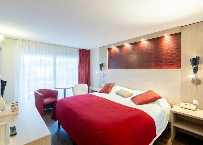 Logis Arc En Ciel Hotel 3*