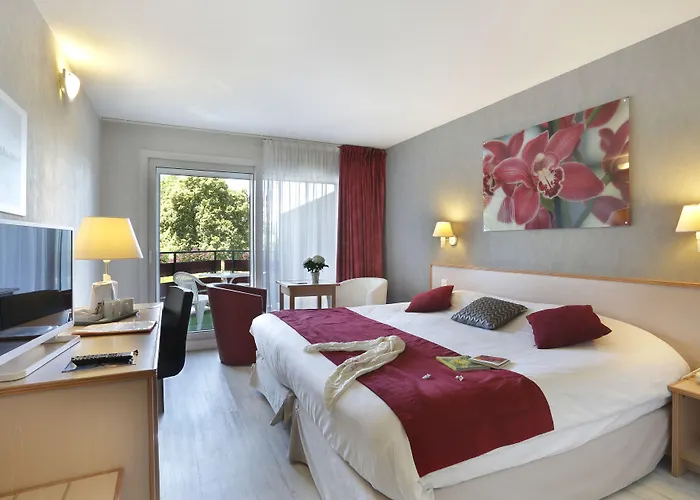 Logis Arc En Ciel Hotel 3*